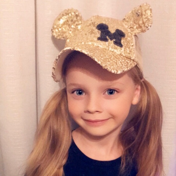 Gold Mickey Hat! - Picture 2 of 3